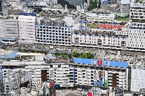 Appearance, logo and signage of Seibu Ikebukuro and Tobu Department Store Ikebukuro